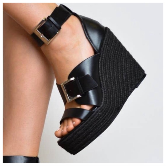 Fabulous Black Buckle Strap Wedges - Picture 2 of 4